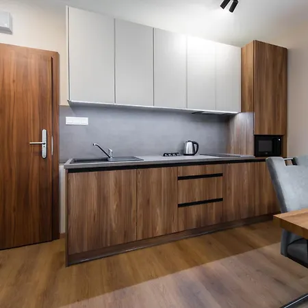 Happy Nest Apartment *